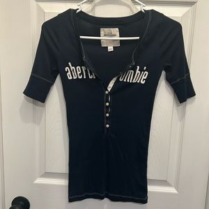 ABERCROMBIE and FITCH Stretchy Navy Henley Top SIZE: Juniors Large